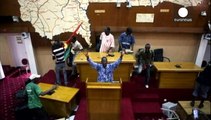 В Буркина-Фасо распускается парламент и создаётся переходное правительство