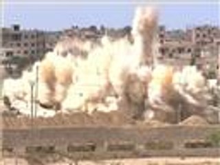 استمرار عمليات الهدم وإجلاء سكان رفح المصرية