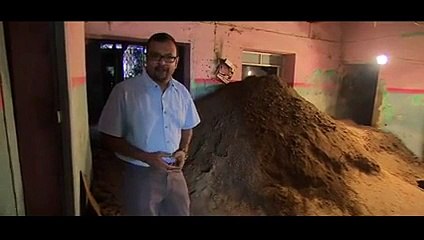 India bank robbery shown inside thieves tunnel