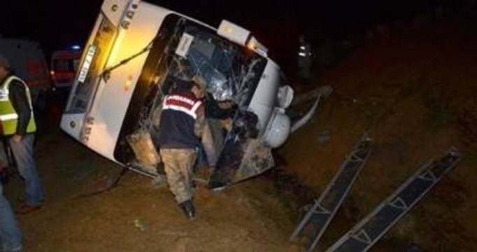 Göksun'da İşçileri Taşıyan Midibüs Devrildi: 23 Yaralı