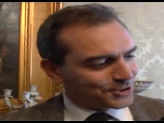 Download Video: Napoli - De Magistris torna sindaco ''Ancora più passione ed energia'' (30.10.14)