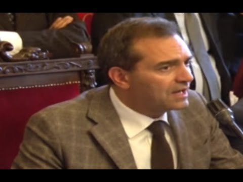 Napoli - Il Tar accoglie il ricorso, De Magistris torna a fare il sindaco -3- (30.10.14)