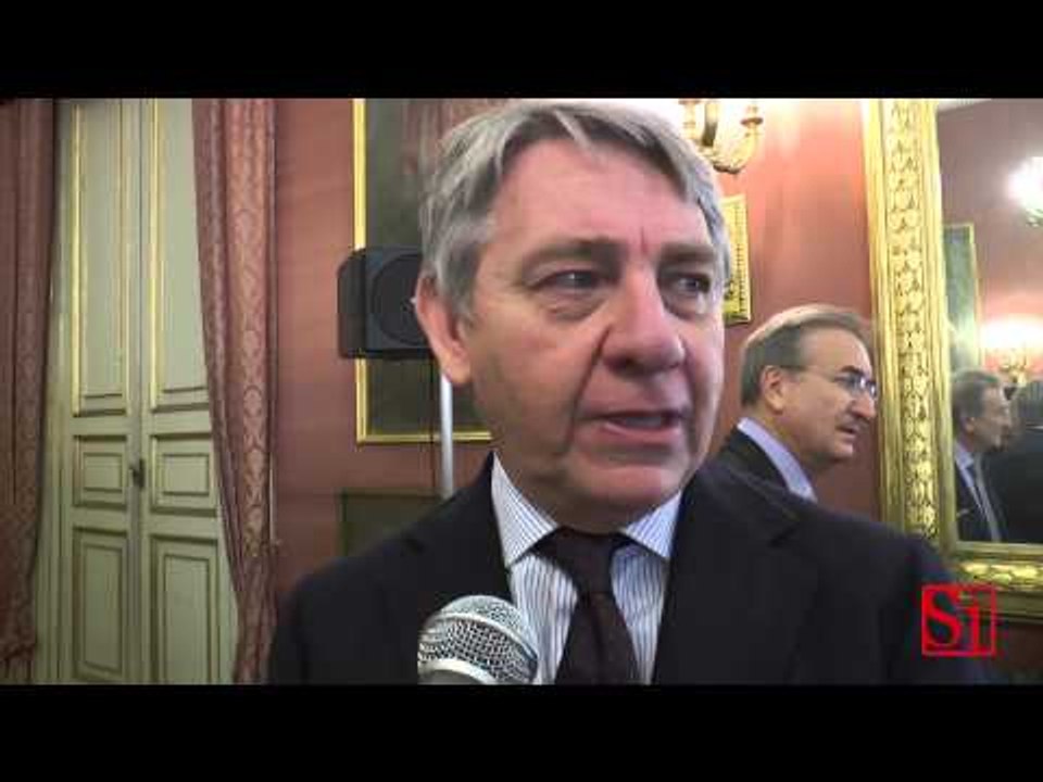 Napoli - Antiracket, il commissario Santi Giuffrè in Prefettura -1- (30.10.14)