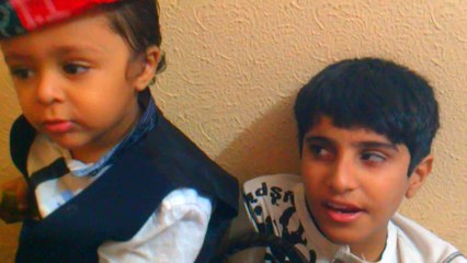 a little child reaction on go nawaz go ayan and noman