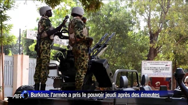 Burkina Faso : l'armée se place aux commandes du pays