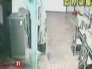 Hırsız vahşeti: Girdiği evin sahibini demir çubukla katletti