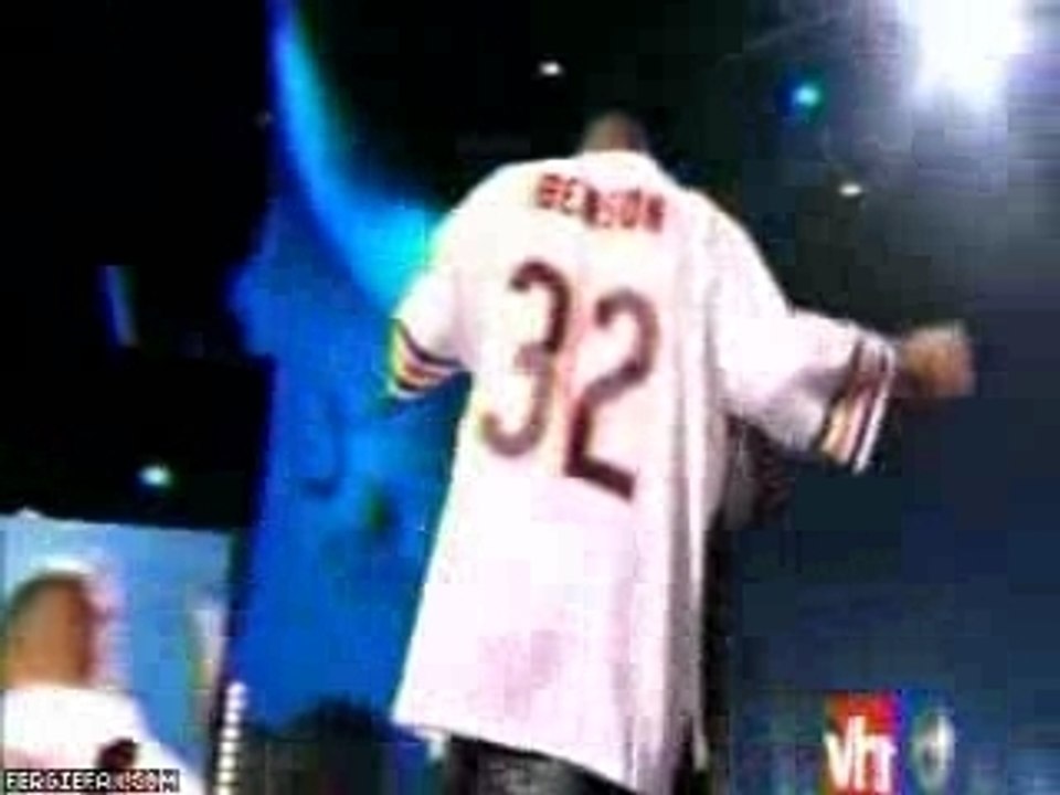 Glamorous ~~ Fergie Feat Ludacris (live)