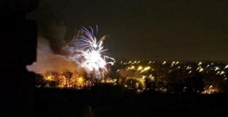 Havai Fişek Fabrikasında Patlama Olunca Gökyüzü Renklendi!