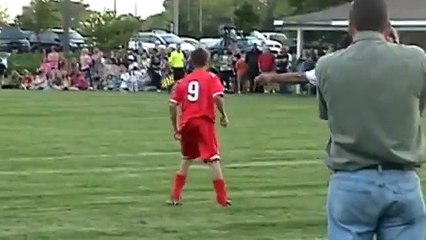 Justin Bieber se fait mal en jouant au foot