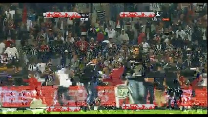 Le choc Besiktas-Galatasaray interrompu par des heurts entre supporteurs et policiers