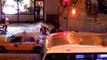 Bagarre de pères Noël dans les rues de New York