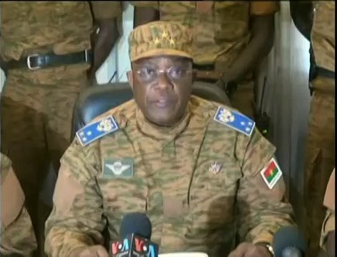Burkina Faso : le chef d'état-major des armées annonce assumer la fonction de président