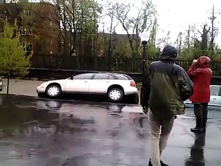 Des voitures englouties à Baltimore