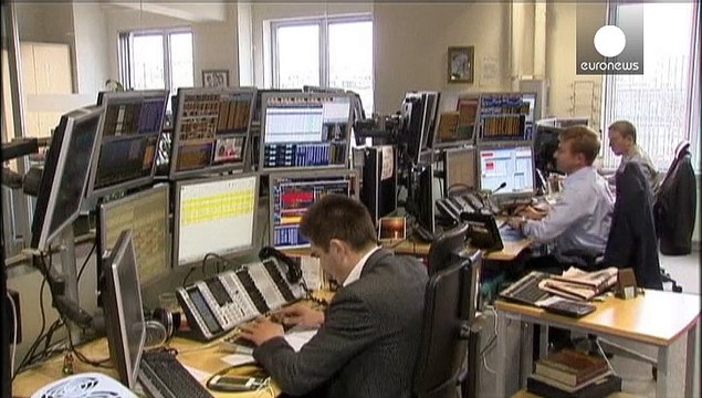 Банк России резко поднял ставки, но не удержал рубль