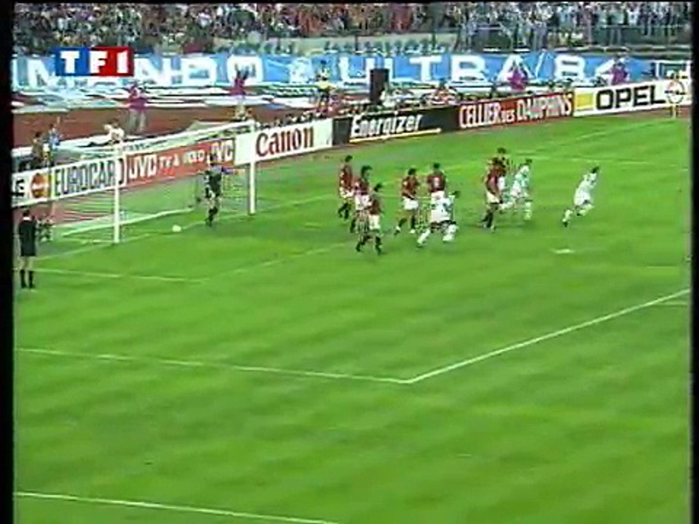 OM 1-0 Milan (1993) : Le but de Boli - Vidéo Dailymotion