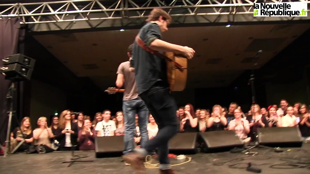 Louis Delort en showcase à l'espace culturel Leclerc