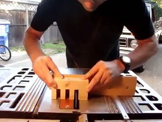 Sizce O Çivi Oraya Nasıl Girmiş Olabilir