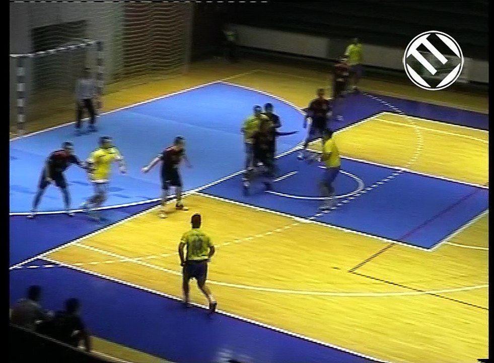 Pogled sa tribina 27 10