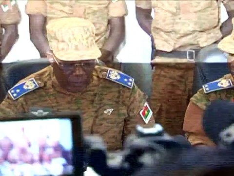 Burkina: incertitude au sommet de l'Etat après la chute de Compaoré