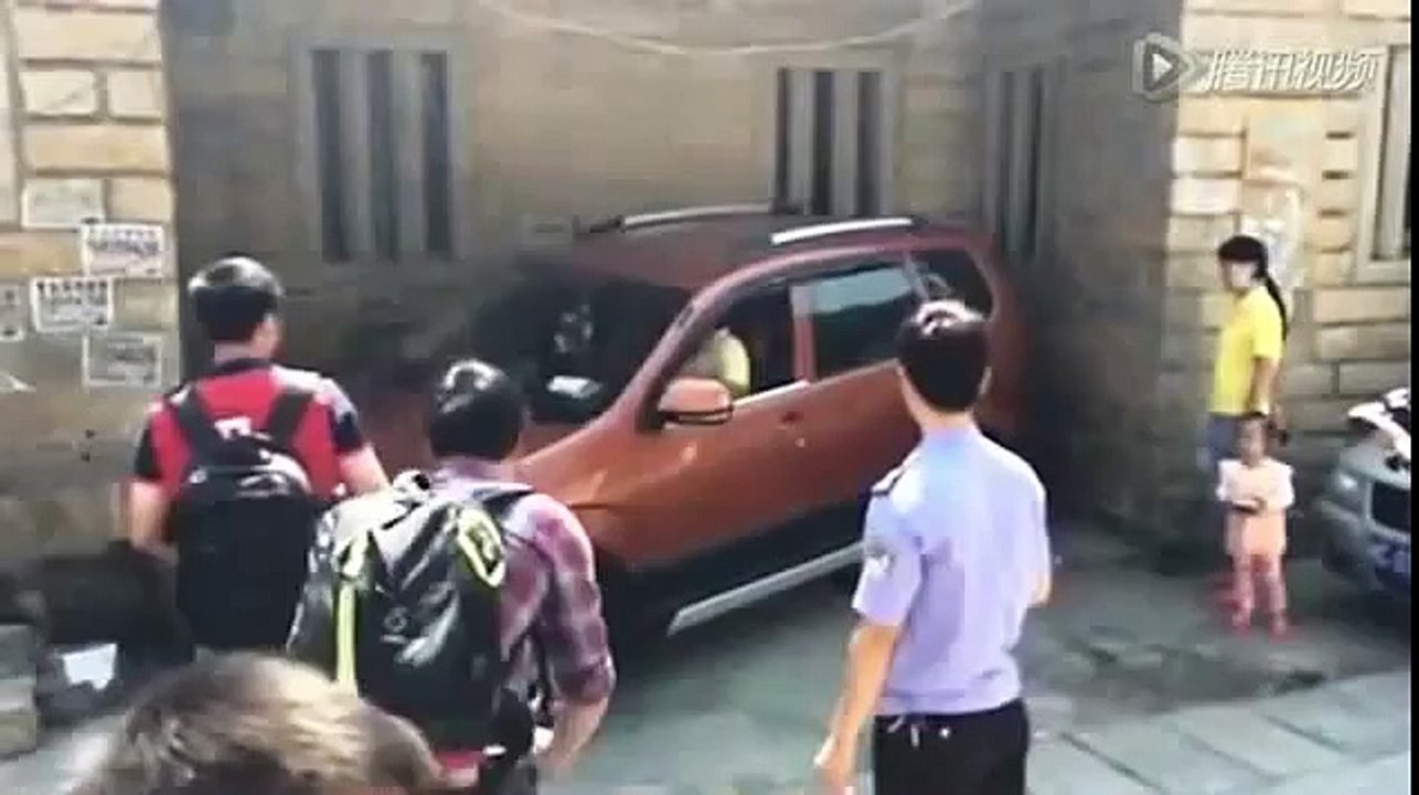 Çinli Paralel Parkta Çığır Açıyor!