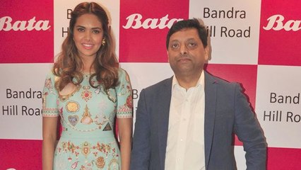 Esha Gupta @ Bata Store Pali Hill !