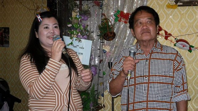 ทุยจ๋าทุย ขับร้องโดย ปรีชา ปิยะรัตน์ และ หนิง ไม้เมืองเดิมคาราโอเกะ