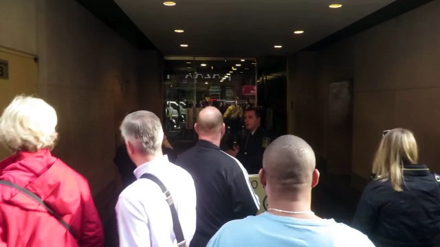 Billy Idol not stopping for fans after promoting autobiography Dancing With Myself & tour Today Show