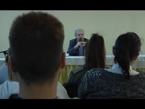 Napoli - “Libriamoci”, attori, politici e scrittori leggono i classici ai ragazzi (31.10.14)