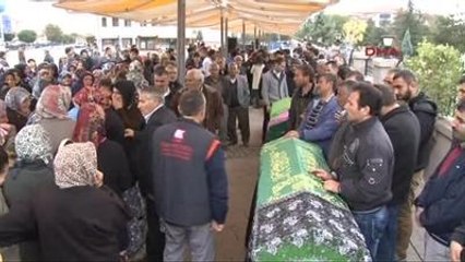 Kazada Ölenlerin Yakınları Gözyaşlarına Boğuldu 1