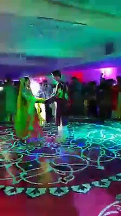 ‪Aiza & Danish Dance -  mehindi cermony
