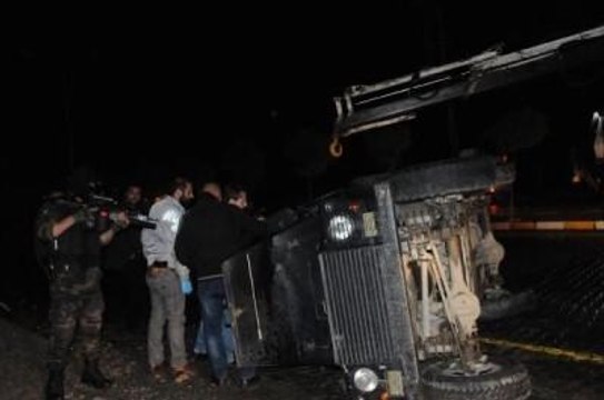 Hakkari'deki Kobani Eyleminde Bir Banka Şubesine Molotoflu Saldırı Düzenlendi(2)