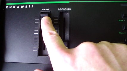 Kurweil K2000 V3 Digital Synthesizer Demonstration