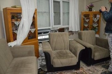 Kontrolden Çıkan Otomobil Evin İçine Daldı!