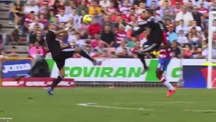 Pepe acerta voadora acidental em Sergio Ramos