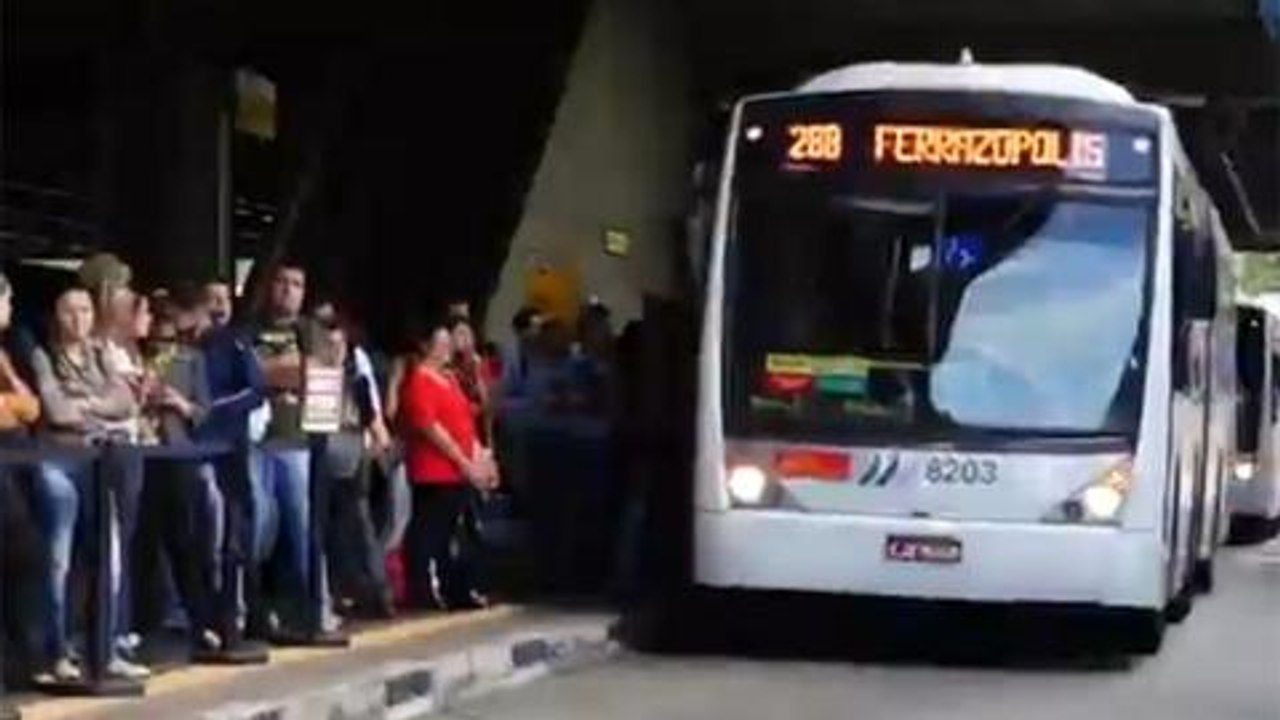 Sao Paulo commuters welcome electric buses