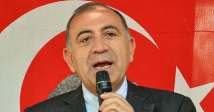 Gürsel Tekin'den Emine Ülker Tarhan'a Sürpriz Çağrı