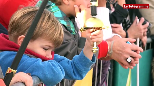 Route du Rhum - Destination Guadeloupe. La sortie des écluses de Saint-Malo vue du haut du mât du Maxi 80 Prince de Bretagne