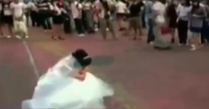 Damat, Makjayla Kendini Yaşlandıran Gelini Düğün Günü Terk Etti!