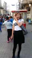 Taksim'de Eşofman İndiren Çılgın Kız