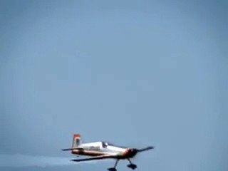 Plane Makes 1 Wing Landing