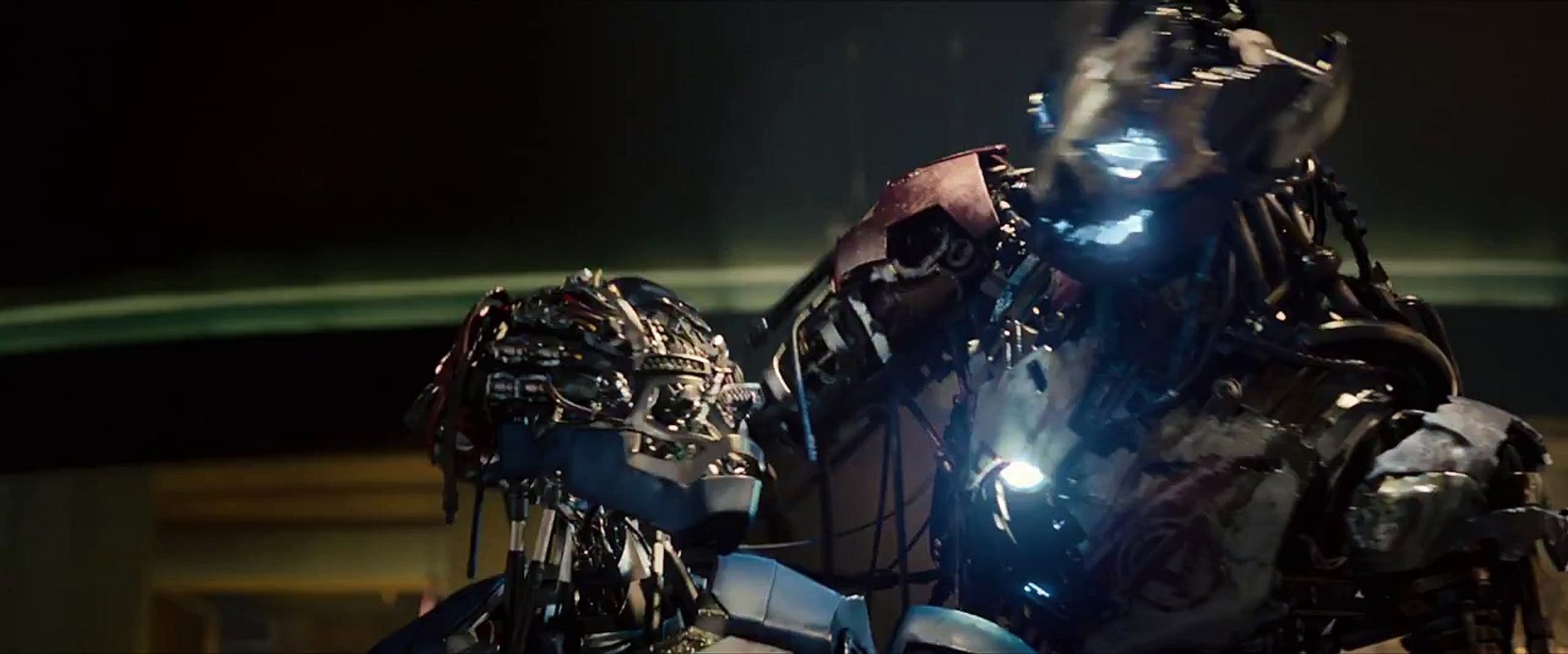 SPECIAL SNEAK PREVIEW |The Avengers Age Of Ultron |