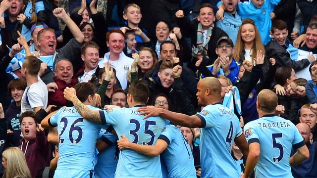 Smalling red 'not smart' - Van Gaal