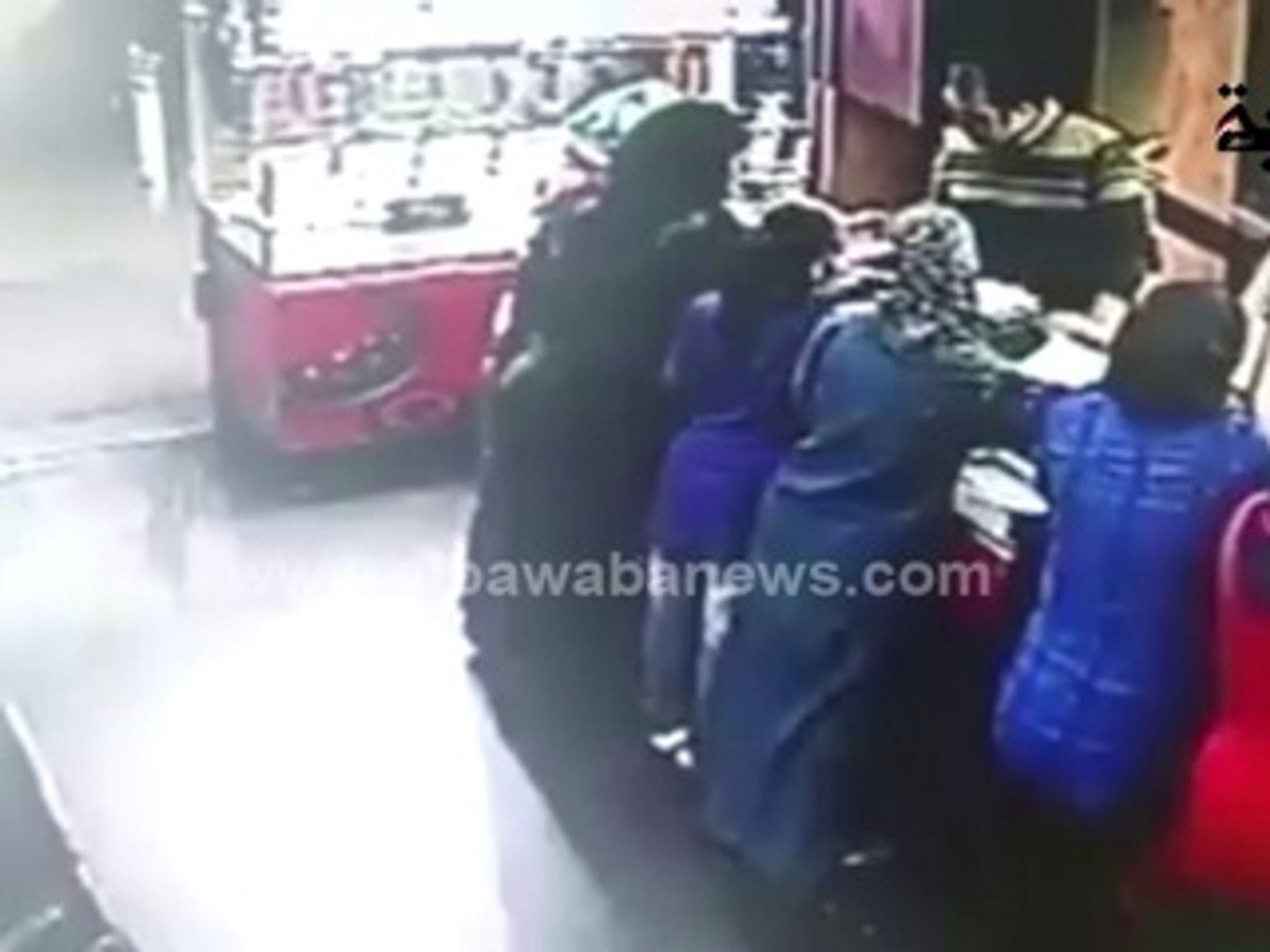 علقة ساخنة لفتاة أثناء محاولتها سرقة محل ذهب فى طنطا - فيديو Dailymotion