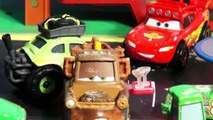 Pixar Cars Lightning McQueen vs Shifty Sidewinder in Willy's Butte Challenge