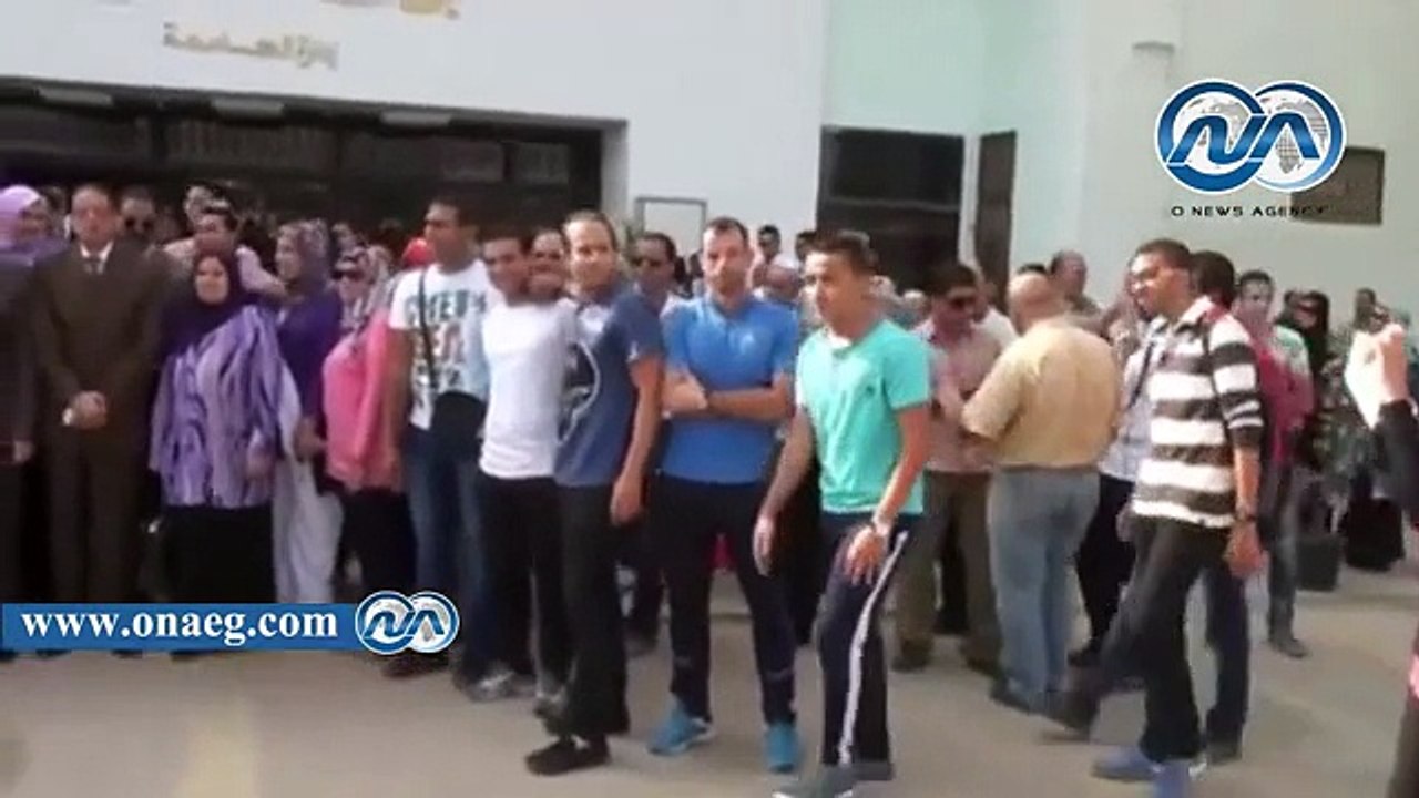 بالفيديو.. وقفة تضامنية لرئيس جامعة القناة وهيئة التدريس ضد الإرهاب