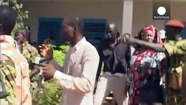 Burkina Faso: manifestanti chiedono autorità civili, interviene l'esercito
