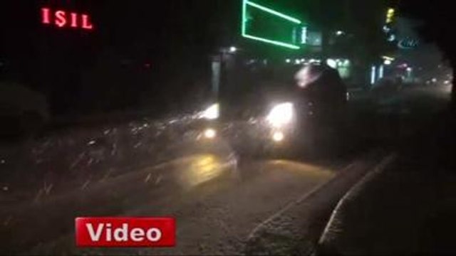 Bitlis'te Yoğun Kar Yağışı ve Tipi Etkili Oluyor