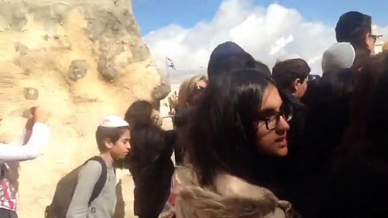 Bible En Main - Kotel