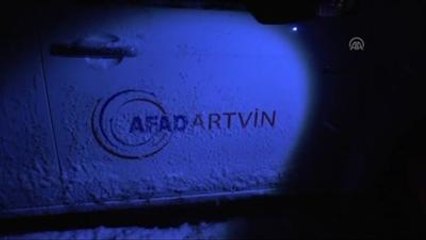 Artvin'de Yaylada Hayvanlarıyla Mahsur Kalan Çobanı AFAD Kurtardı