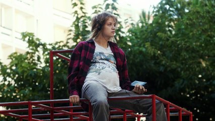 Suzanne: Trailer HD OV ned ond